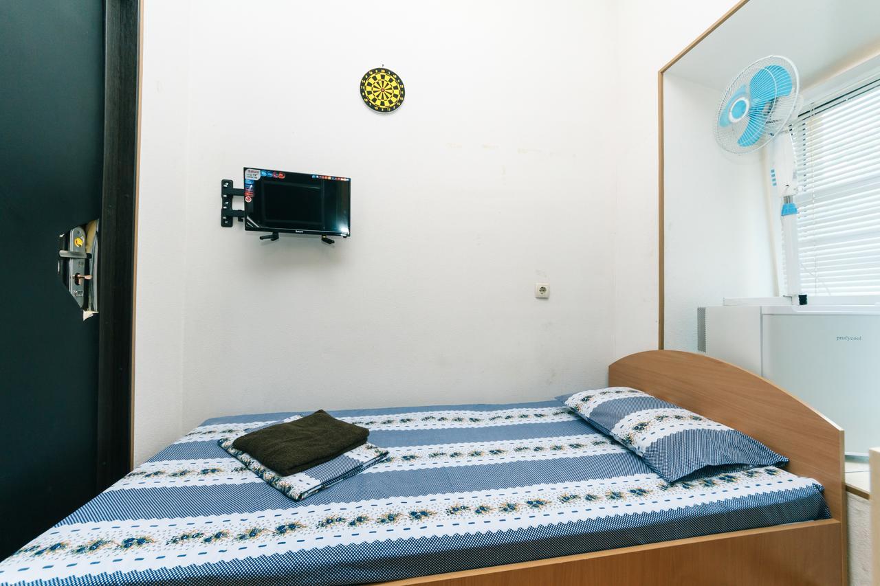 קייב Small Room Near Independence Square מראה חיצוני תמונה